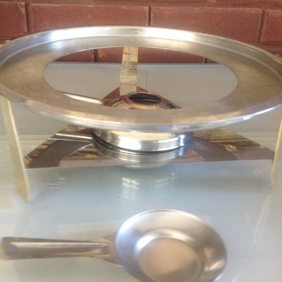 Command Performance 18/10 Stainless Steel 9"diam Chafing Dish - Picture 2 of 4